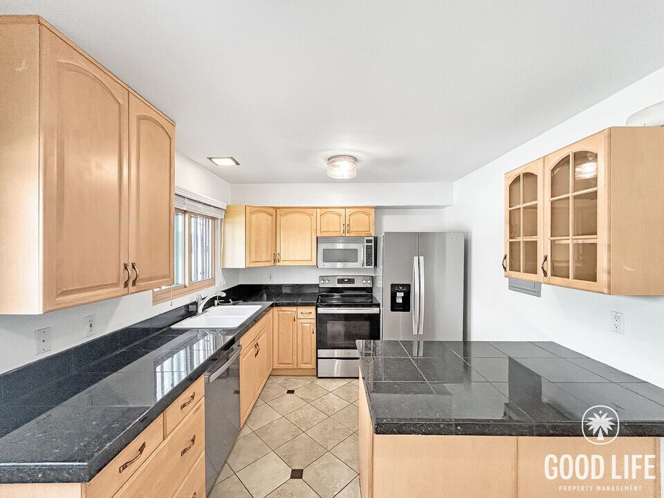 2666 Worden St in San Diego, CA - Building Photo