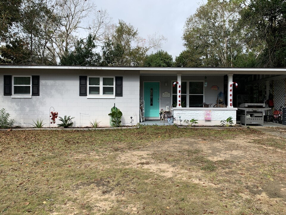 922 Rock Creek Ave in Pensacola, FL - Building Photo