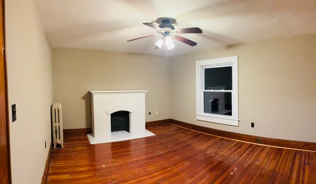 904 W Lackawanna Ave, Unit 904-2nd floor in Blakely, PA - Foto de edificio - Building Photo
