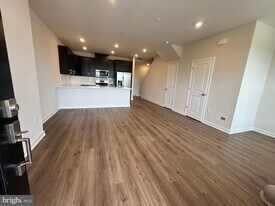 733 Platinum Dr in Phoenixville, PA - Building Photo