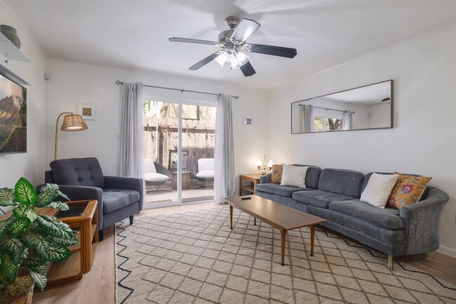 property at 1422 Collier St