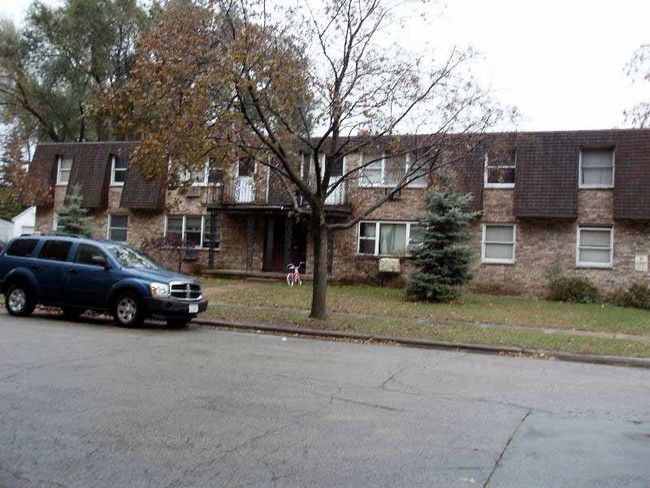 1910 Preble Ave in Green Bay, WI - Foto de edificio - Building Photo