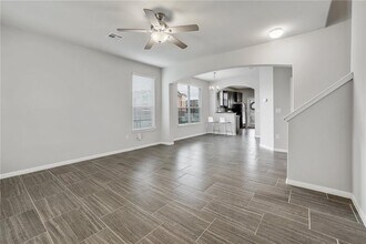 525 N Heatherwilde Blvd in Pflugerville, TX - Building Photo - Building Photo