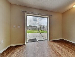 30306 Rattana Ct in Wesley Chapel, FL - Foto de edificio - Building Photo