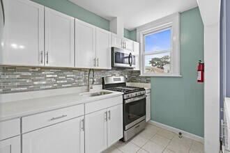 209 Danforth Ave in Jersey City, NJ - Building Photo - Building Photo