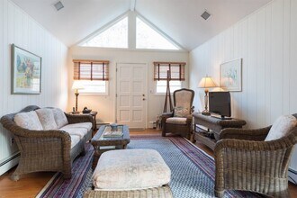 6 Surf Dr in Amagansett, NY - Building Photo - Building Photo
