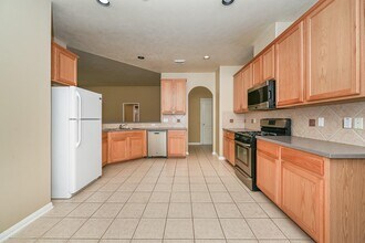 10002 Forest Spring Ln in Pearland, TX - Building Photo - Building Photo