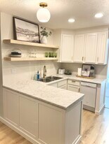 10925 Otsego St, Unit A in Whitehouse, OH - Building Photo