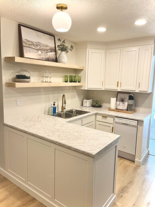 10925 Otsego St, Unit A in Whitehouse, OH - Building Photo