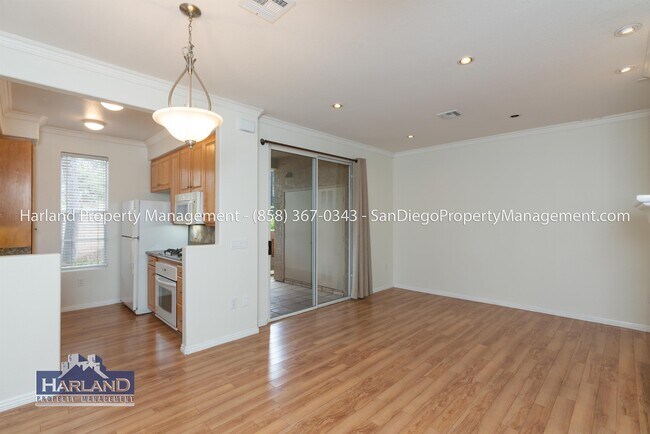 3514 Caminito El Rincon in San Diego, CA - Building Photo - Building Photo