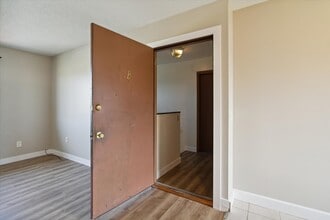 2445 S Isabella Rd in Mt. Pleasant, MI - Building Photo - Building Photo