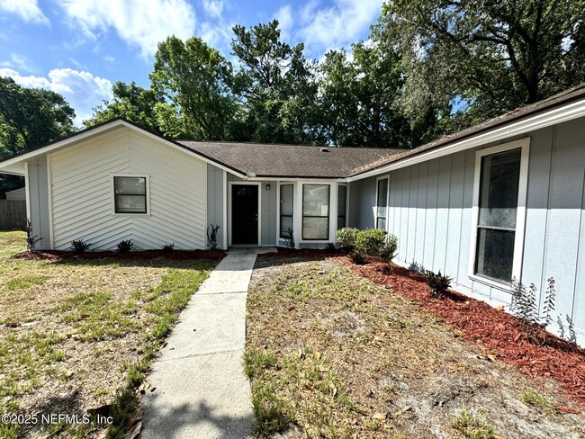 6281 Island Forest Dr in Orange Park, FL - Building Photo - Building Photo