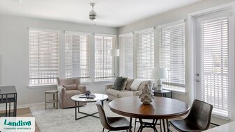 4902 Cosmos Cir in Wimauma, FL - Building Photo