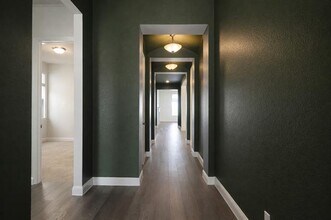 8121 Mary Curran Ct in Dallas, TX - Building Photo - Building Photo