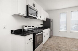 1429 W Harrison Ave, Unit 10 in Alton, TX - Building Photo - Building Photo