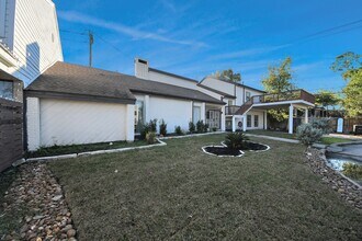 10743 Boardwalk St in Houston, TX - Building Photo - Building Photo