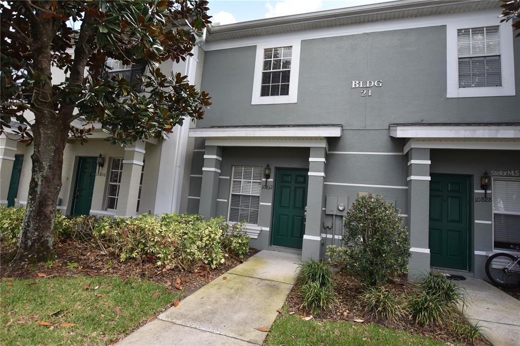 10832 Savannah Wood Ct in Orlando, FL - Building Photo