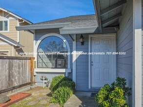127 Melva Ct in Windsor, CA - Building Photo - Building Photo