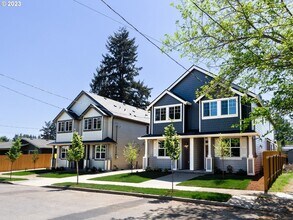 6834 N Seneca St in Portland, OR - Building Photo - Building Photo