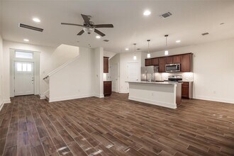 1705 Roseburg Dr in Austin, TX - Building Photo - Building Photo
