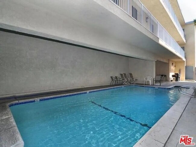 5354 Lindley Ave in Los Angeles, CA - Building Photo - Building Photo