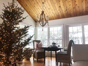 9300 N Lake Dr in Bayside, WI - Building Photo - Building Photo