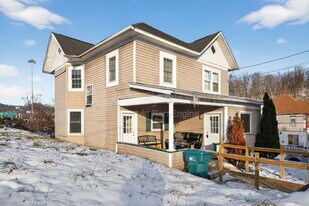 388 Broaddus Ave in Clarksburg, WV - Building Photo