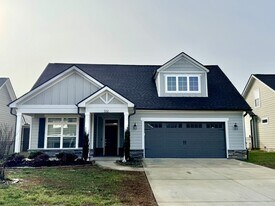512 Chestnut Pl in Loudon, TN - Building Photo