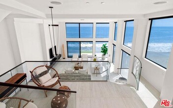 31646 Sea Level Dr in Malibu, CA - Building Photo - Building Photo