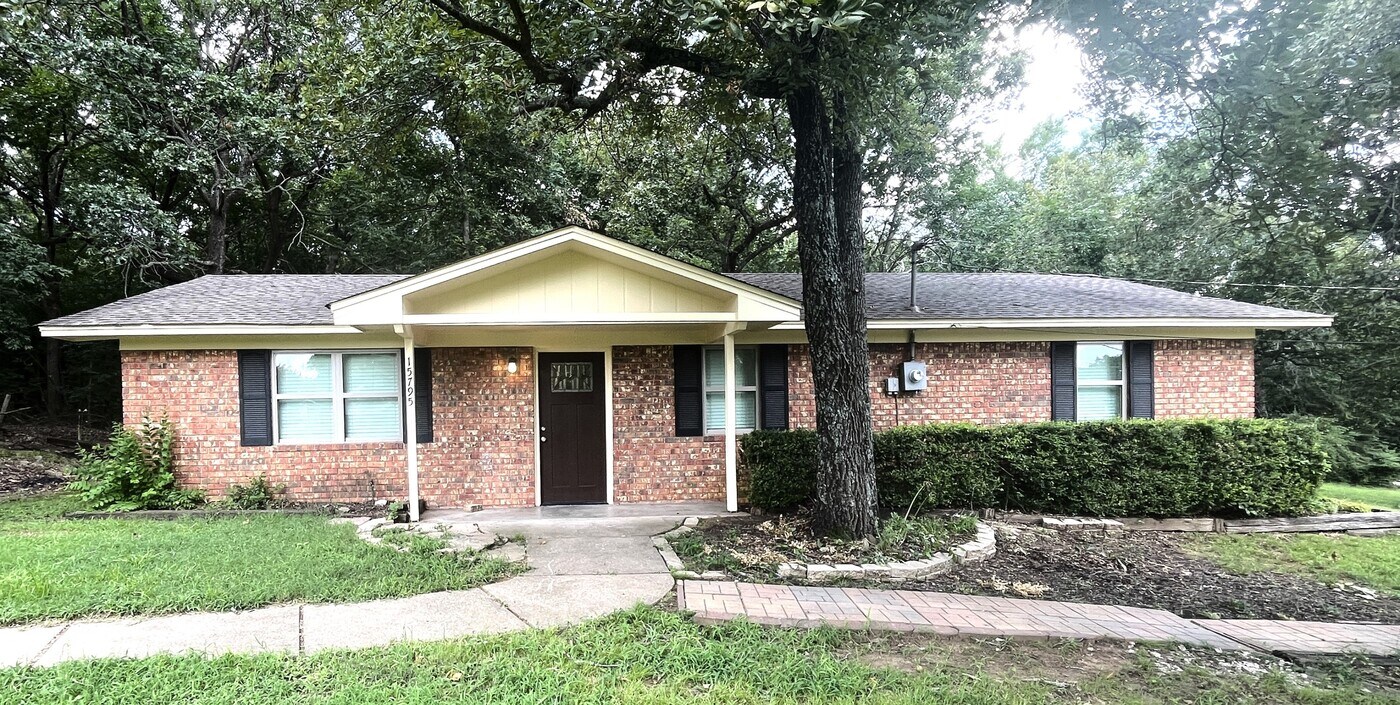 15795 County Rd 1570 in Ada, OK - Building Photo