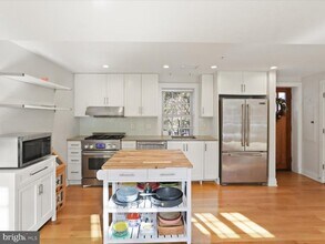 631 D St SE in Washington, DC - Building Photo - Building Photo