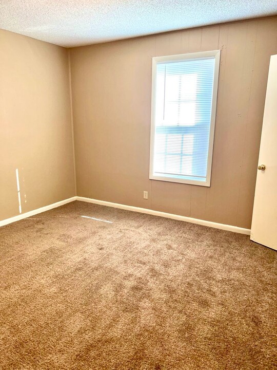 2104 Kathleen St in Jonesboro, AR - Foto de edificio