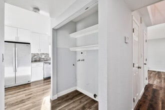 2702 College Ln in La Verne, CA - Foto de edificio - Building Photo