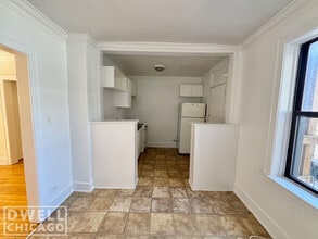 2331 N Spaulding Ave, Unit 2 in Chicago, IL - Building Photo - Building Photo