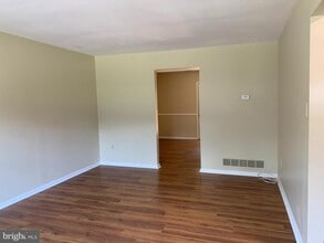 249 Periwinkle Ave in Langhorne, PA - Building Photo - Building Photo