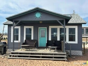 92 Caroline Rd in East Haven, CT - Building Photo - Building Photo