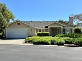 5939 Village Terrace Dr in Goleta, CA - Building Photo