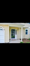 1117 Eaglewood Dr in Virginia Beach, VA - Foto de edificio - Building Photo