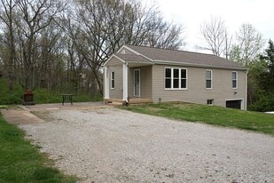 5007 Duessel Ln in St. Louis, MO - Building Photo
