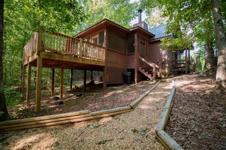 701 Lake Forest Dr in Blue Ridge, GA - Building Photo - Building Photo