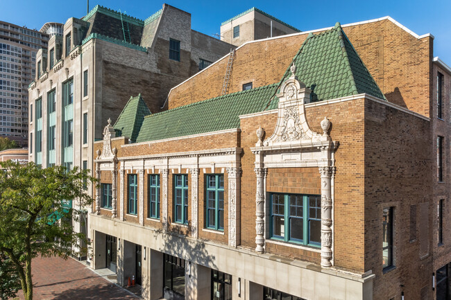 Varsity Theater in Evanston, IL - Building Photo - Building Photo