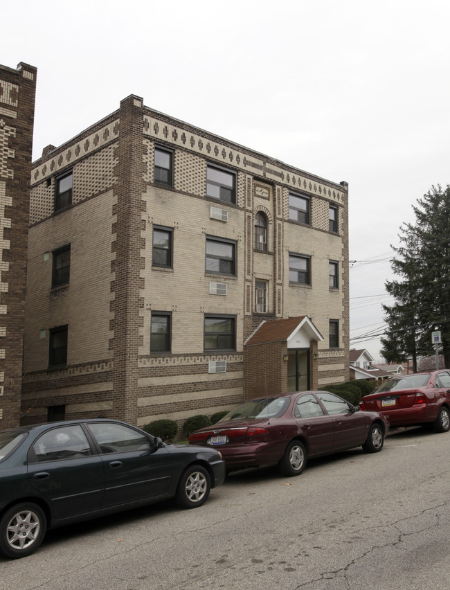 2900 Voelkel Ave in Pittsburgh, PA - Building Photo - Building Photo