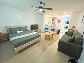 6810 Lexington Rd in Austin, TX - Building Photo