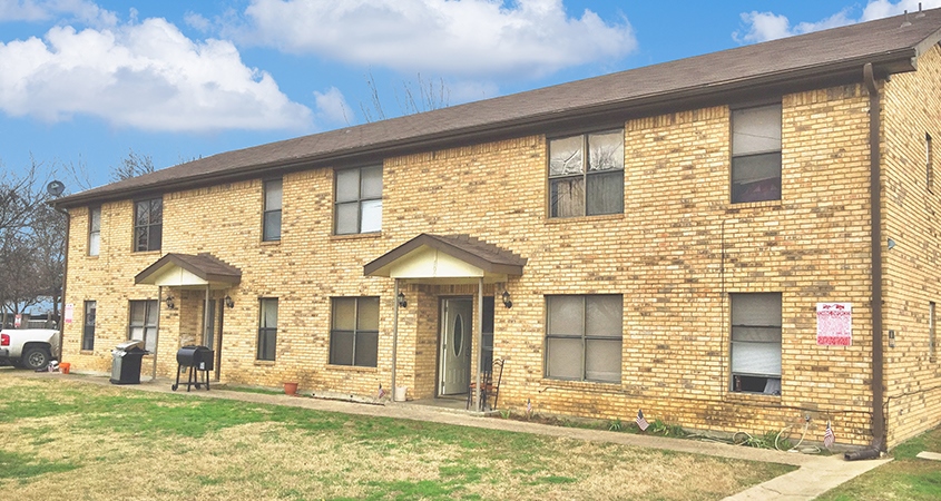 100 N 2nd St in Crandall, TX - Building Photo