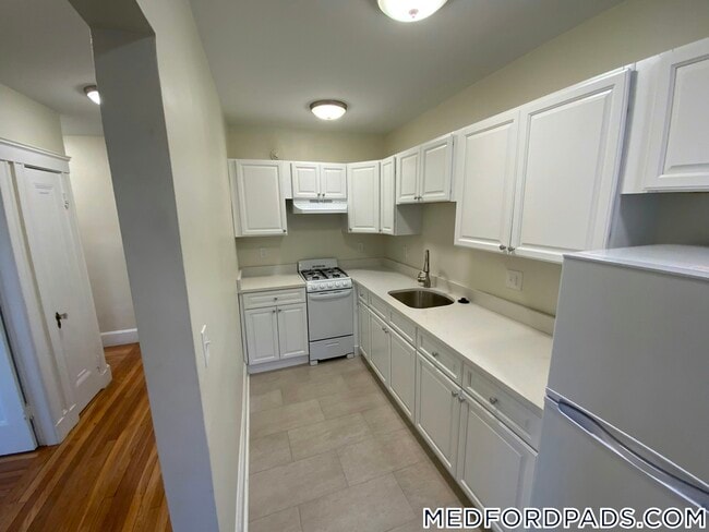 53 Fellsway W, Unit 18 in Medford, MA - Building Photo - Building Photo