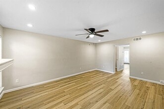 1500 Sandy Springs Rd in Houston, TX - Building Photo - Building Photo