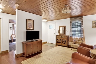 571 Dogwood Ave in Fairhope, AL - Foto de edificio - Building Photo