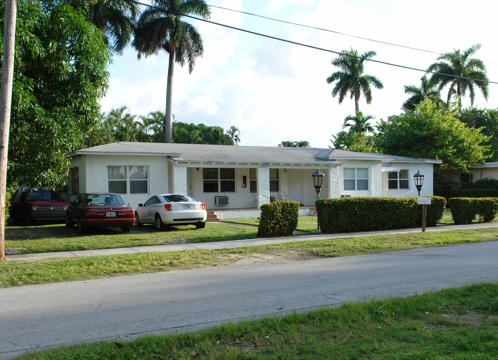 1485 NE 116th St in Miami, FL - Building Photo