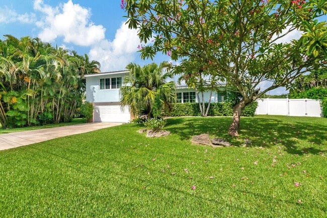 property at 3101 Canal Dr