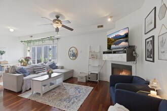 2158 W Grand Ave, Unit #  0501 in Chicago, IL - Foto de edificio - Building Photo
